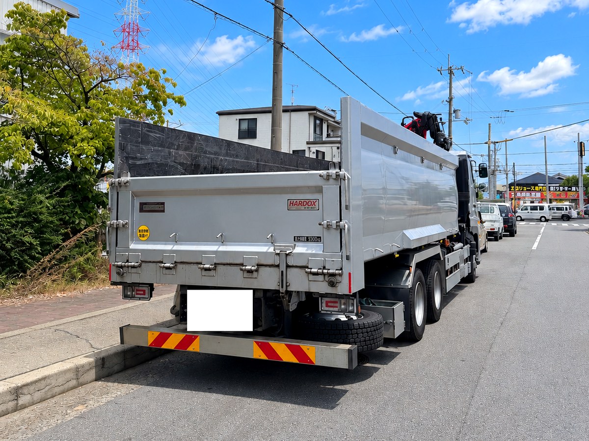 大軒商店の車両（後方）